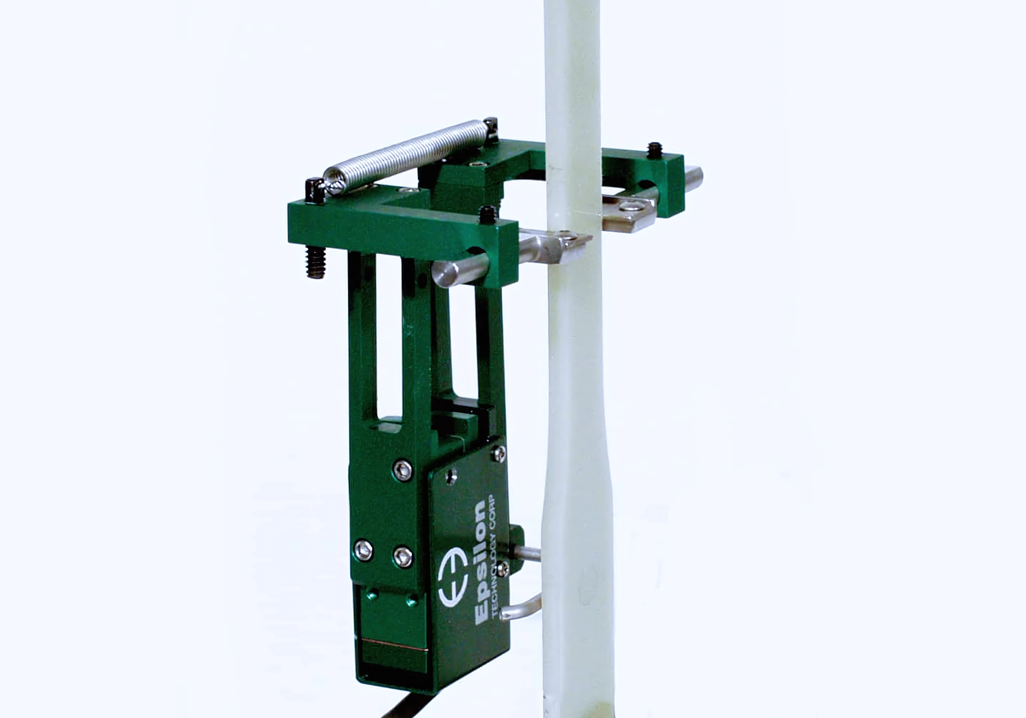 플라스틱 인장 시편에 장착된 유연한 재료용 긴 이동 거리의 횡신율계 모델 3575