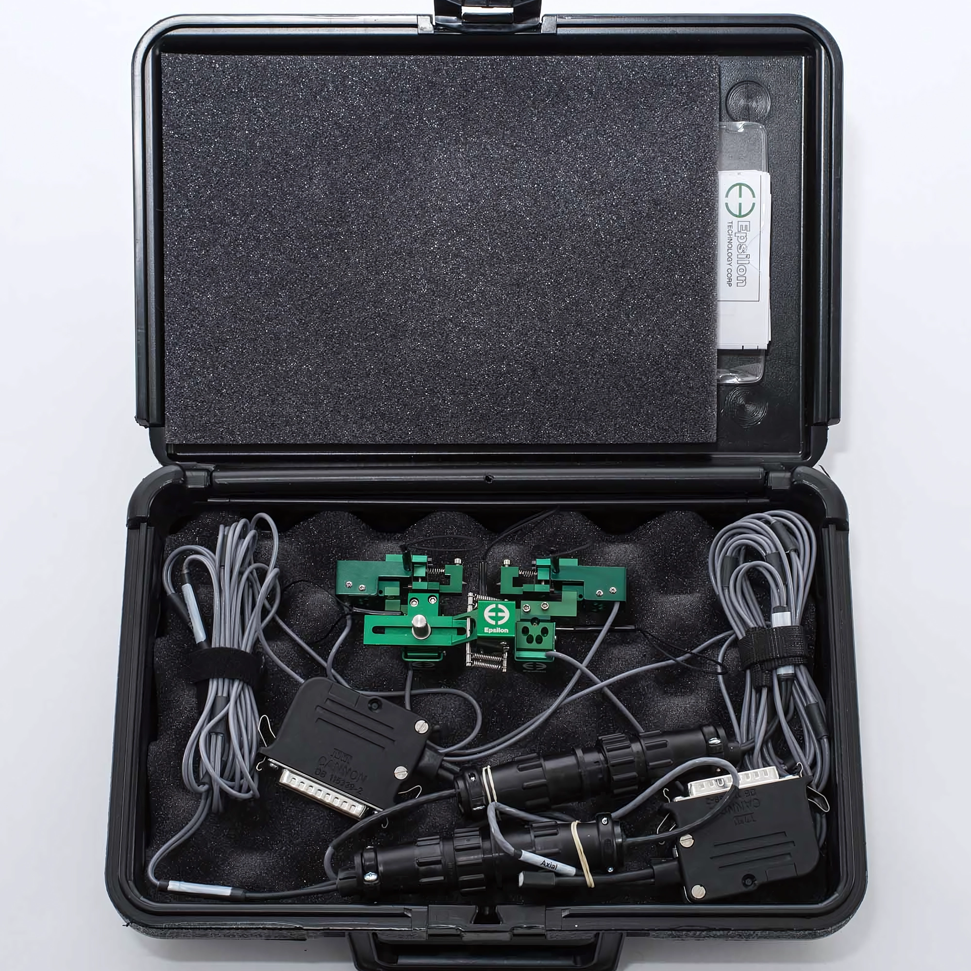 케이스 수납 상태의 모델 3550