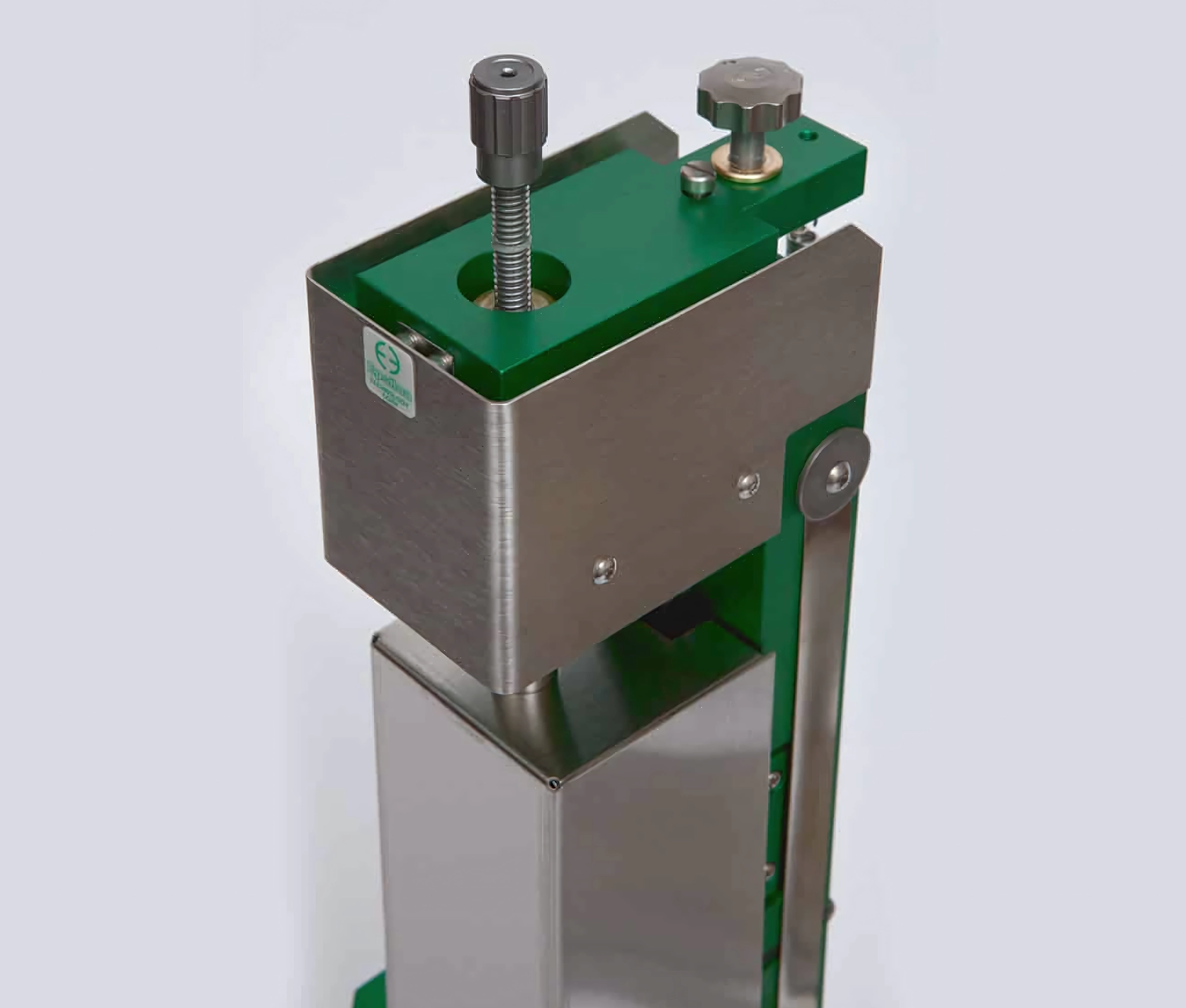 빠르고 정확한 위치 설정을 위한 조/미세 조정 노브 - 모델 3590VHR