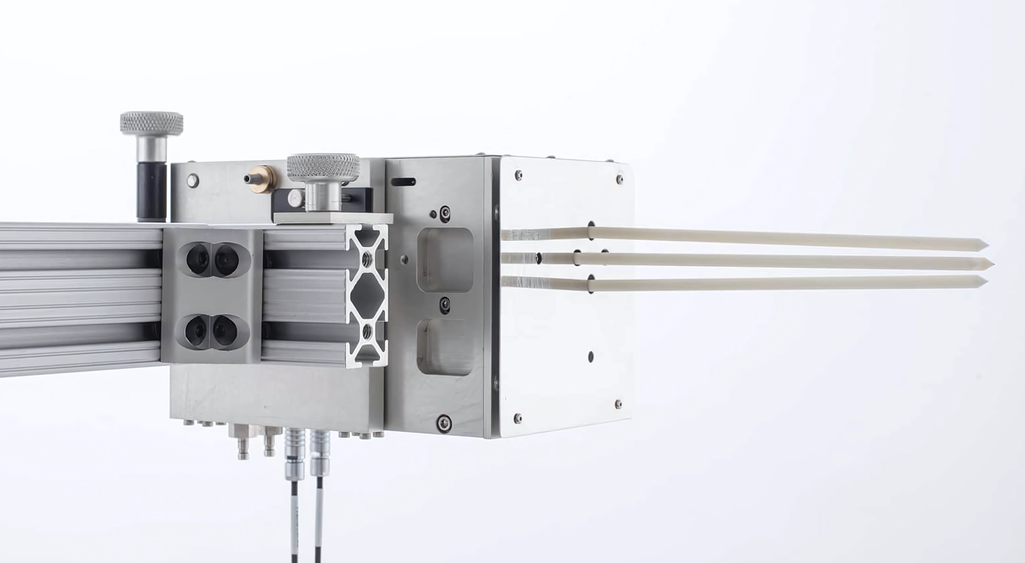 평면 내 장력–장력 고온 신율계 모델 7651